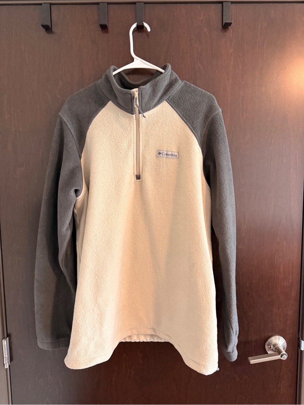 Columbia Men’s Cream Body Gray Sleeve Half-Zip Fleece Pullover